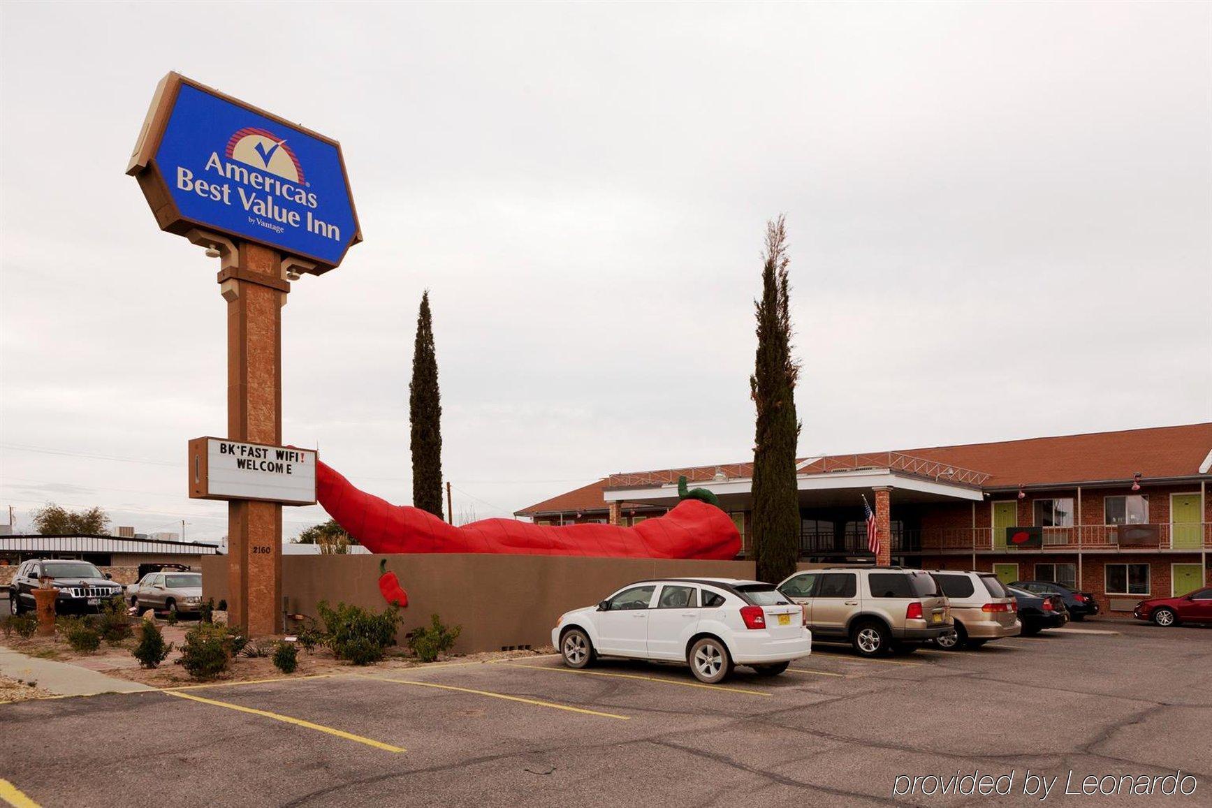 Big Chile Inn & Suites ลาสครูเซส ภายนอก รูปภาพ